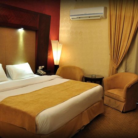 יאנבו Al Higgi Hotel מראה חיצוני תמונה