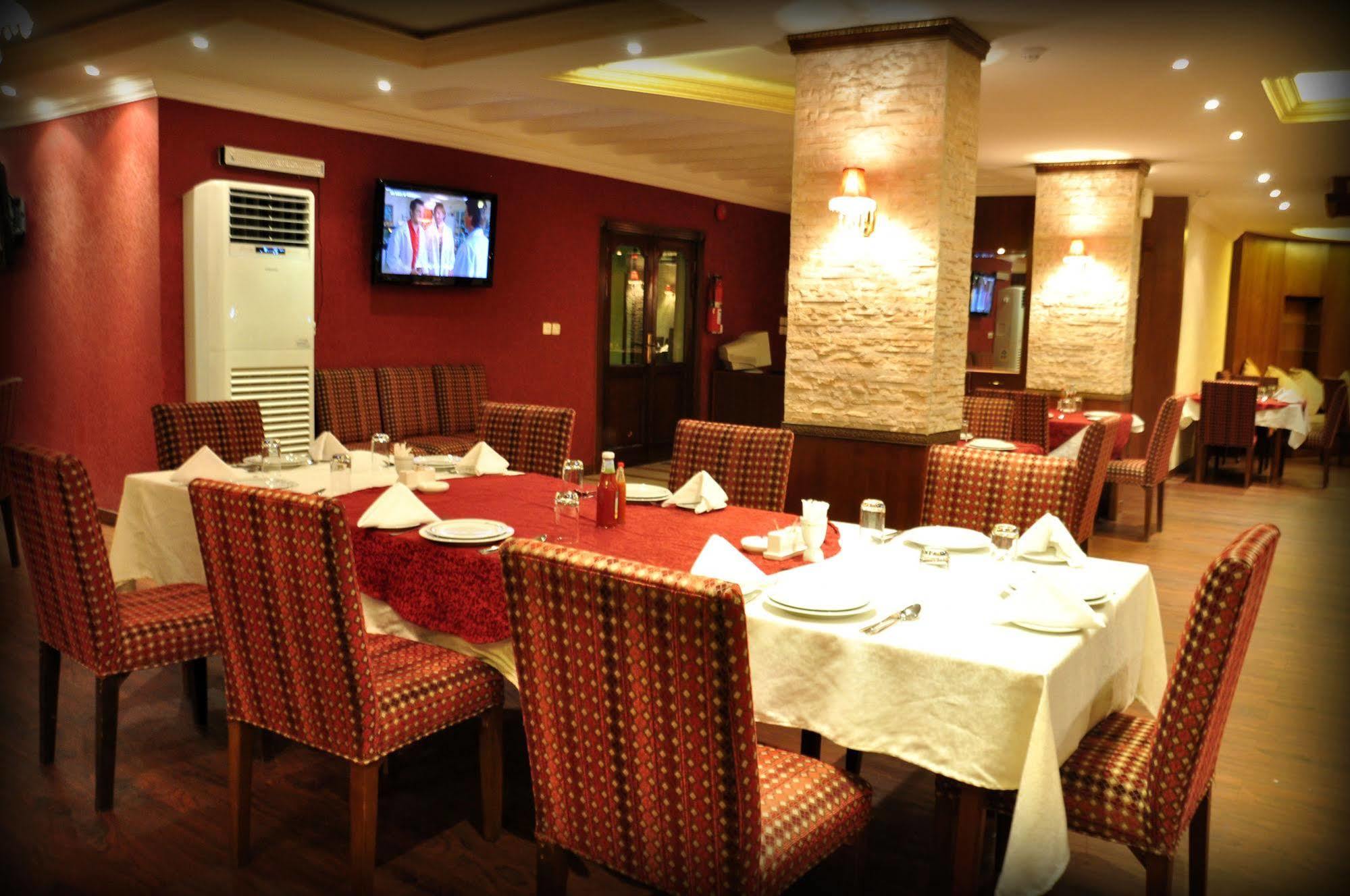 יאנבו Al Higgi Hotel מראה חיצוני תמונה